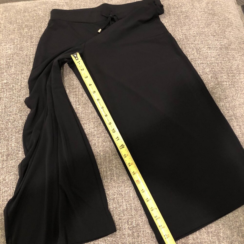 Jones New York Wide Leg Black Capri Pants, Size M - Picture 6 of 9